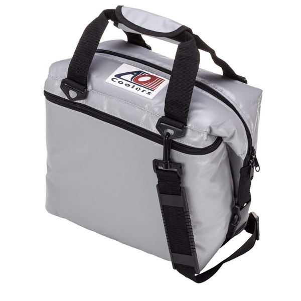 AO Coolers / Water-Resistant Vinyl Soft Cooler (シルバー / 36パック) ビニール ソフトクーラー - クーラーボックス -